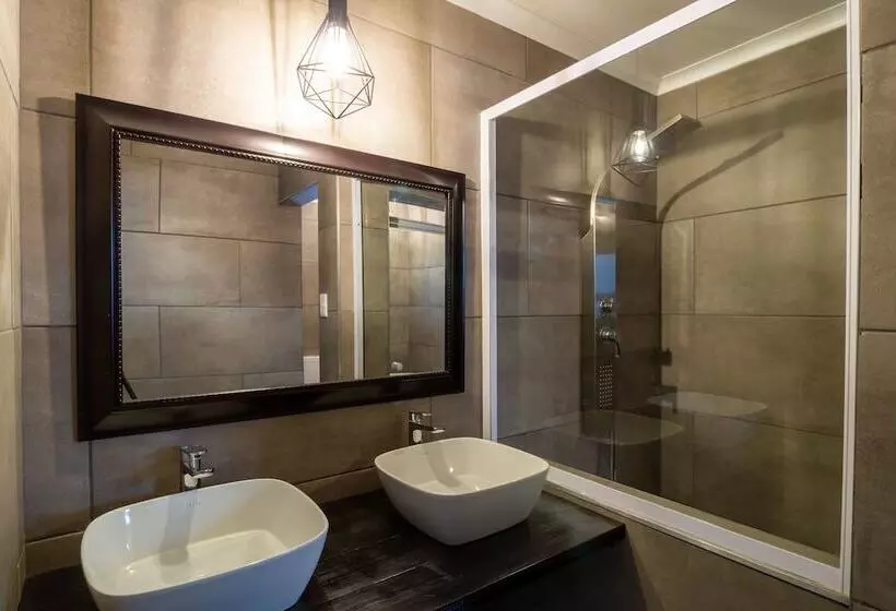 Majatalo Lala Dene Lodge