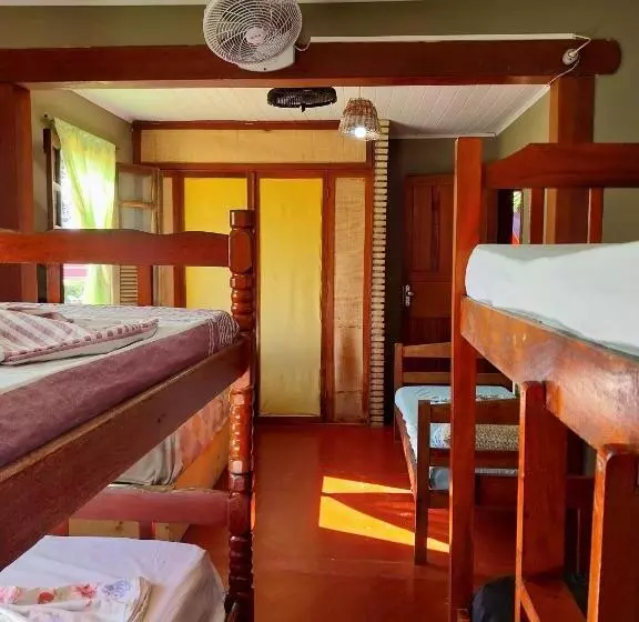 ペンション Macondo Hostel