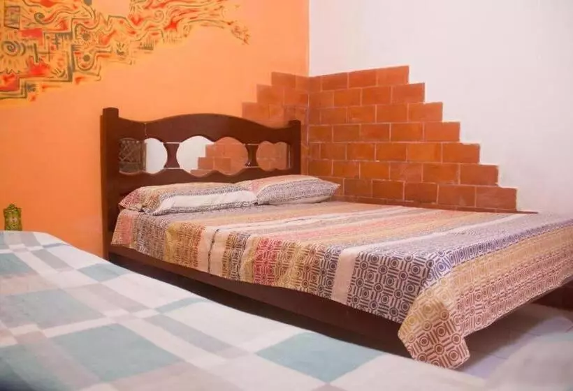 ペンション Macondo Hostel