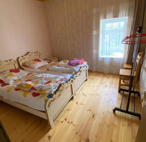 پانسیون Mestiatour Guest House