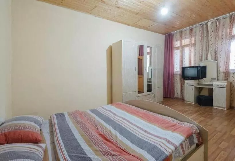 پانسیون Mestiatour Guest House