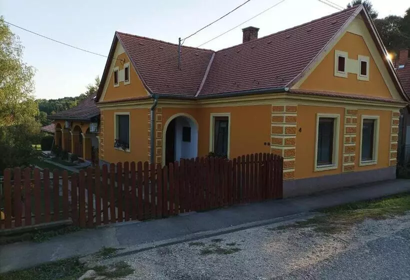 Majatalo Nádkunyhó Vendégház