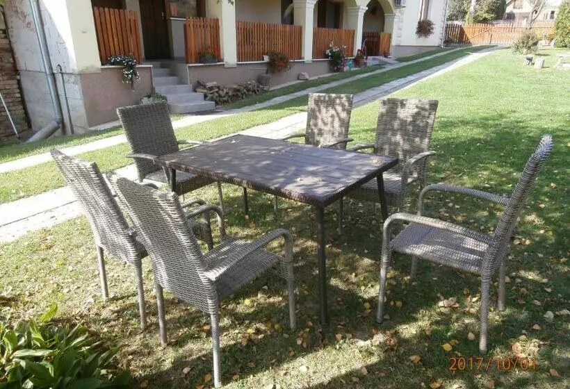 Majatalo Nádkunyhó Vendégház