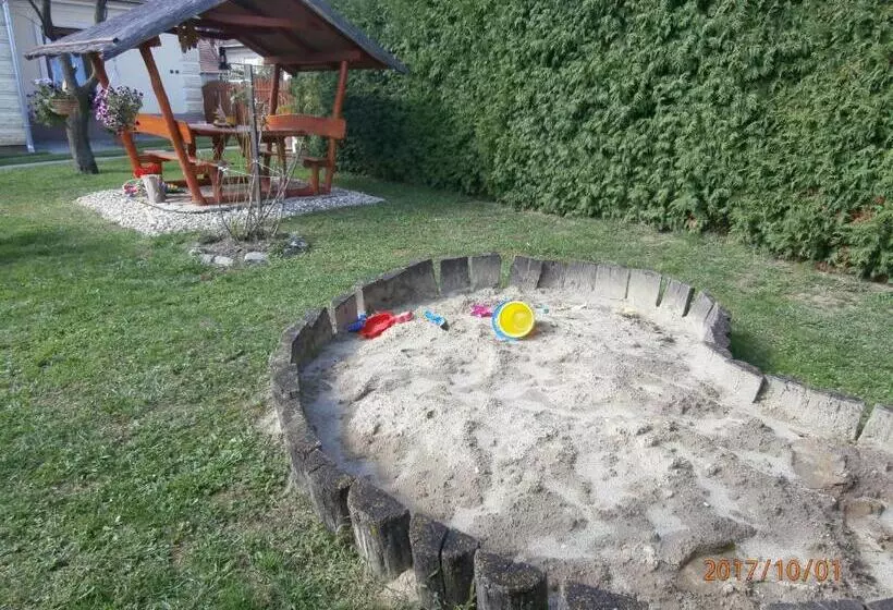 Majatalo Nádkunyhó Vendégház