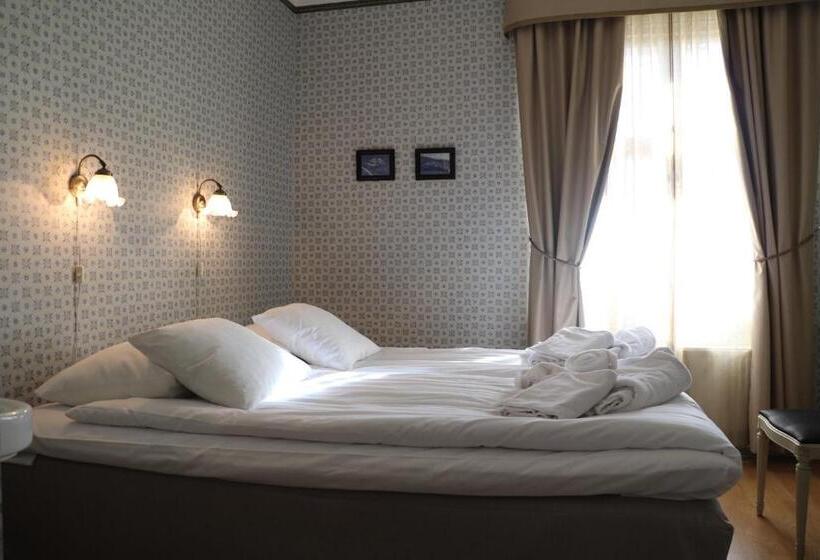 بنسيون Ombergs Turisthotell