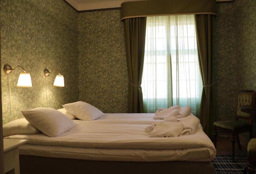 بنسيون Ombergs Turisthotell