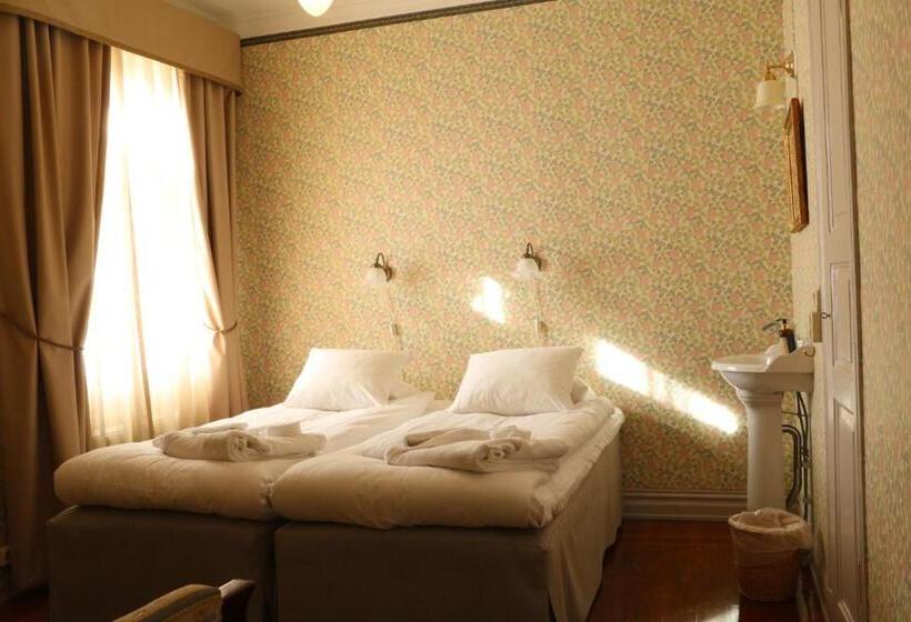 بنسيون Ombergs Turisthotell