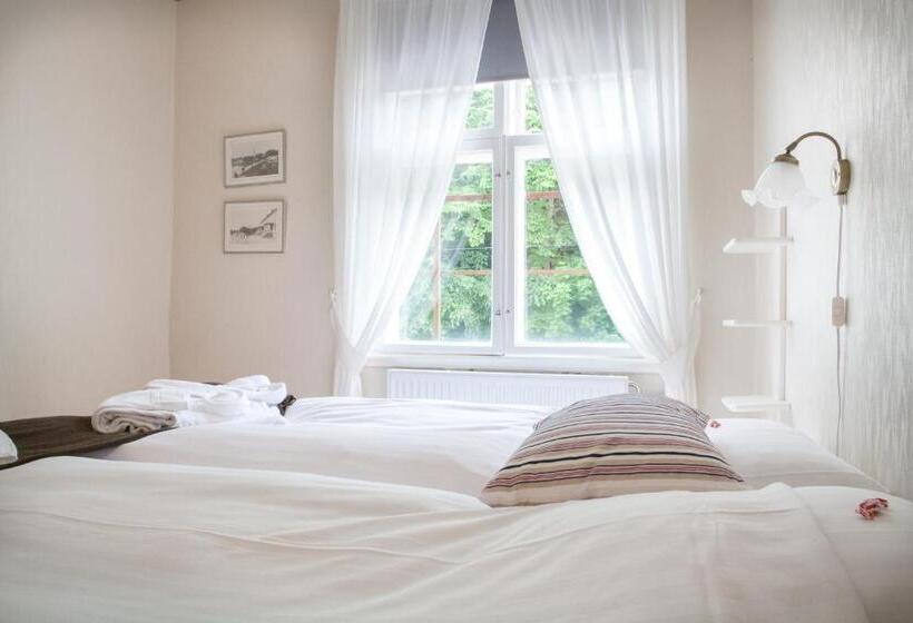 بنسيون Ombergs Turisthotell