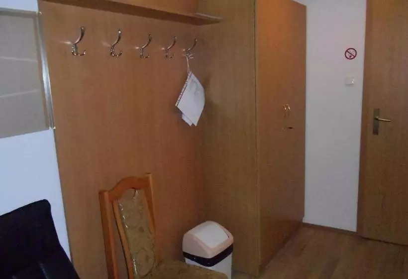 Majatalo Penzión Pars