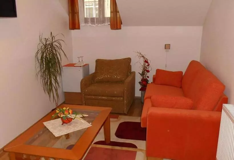 Majatalo Penzión Pars