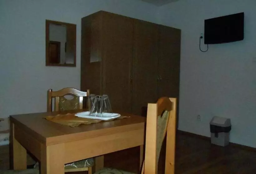 Majatalo Penzión Pars