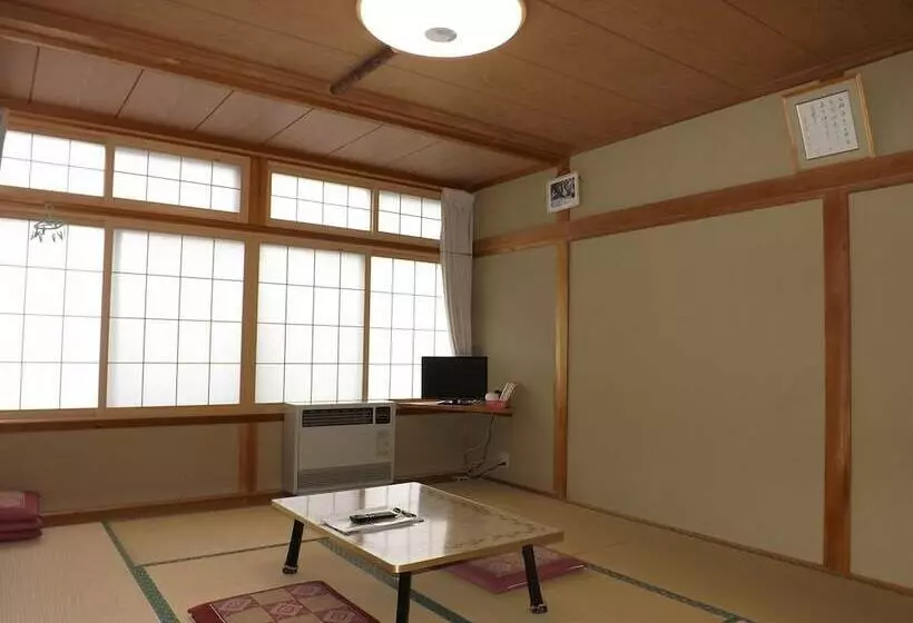 Majatalo Togakushi Kogen Minshuku Rindo