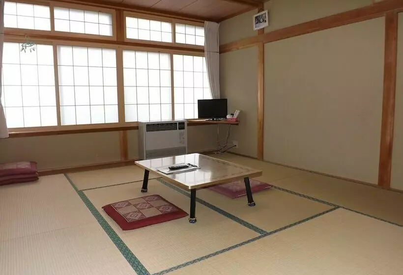 Majatalo Togakushi Kogen Minshuku Rindo