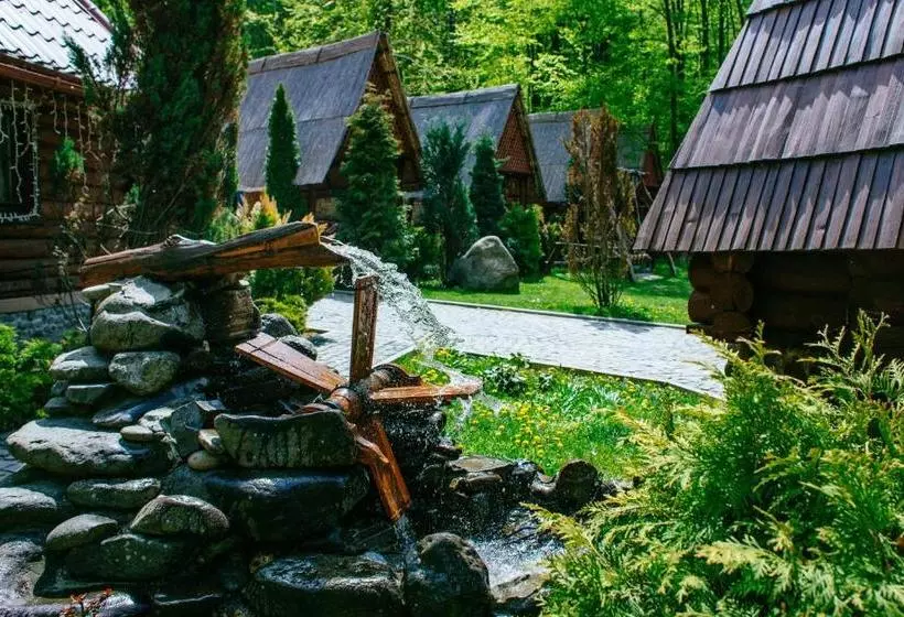 Herberge Toursit Complex Polyana Kvasova