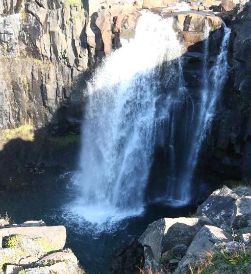 هتل Guesthouse Steindórsstadir, West Iceland