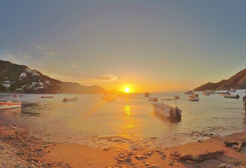 Ocean Lovers Hostel & Apartments