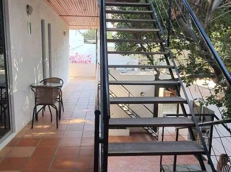 Ocean Lovers Hostel & Apartments