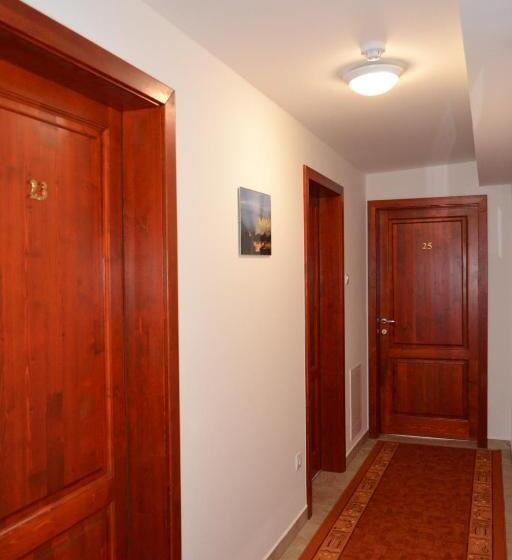 ペンション Althann Vendégház és Konferencia Központ