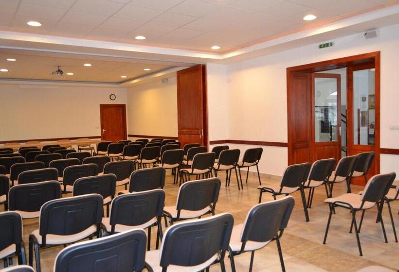 ペンション Althann Vendégház és Konferencia Központ