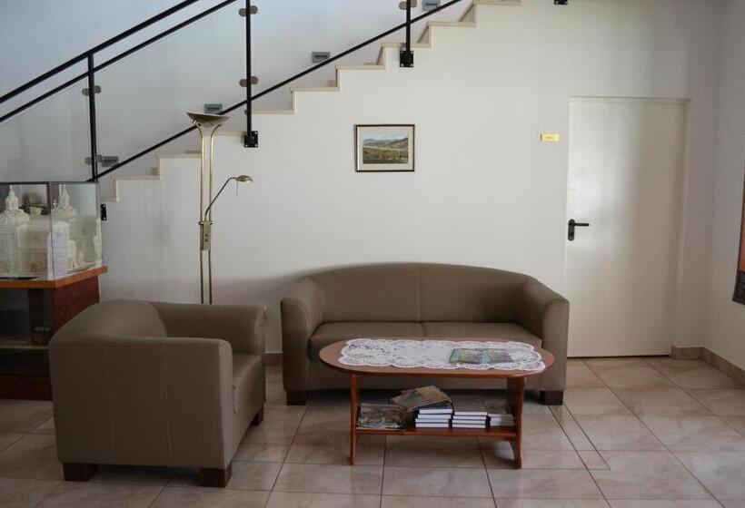 ペンション Althann Vendégház és Konferencia Központ