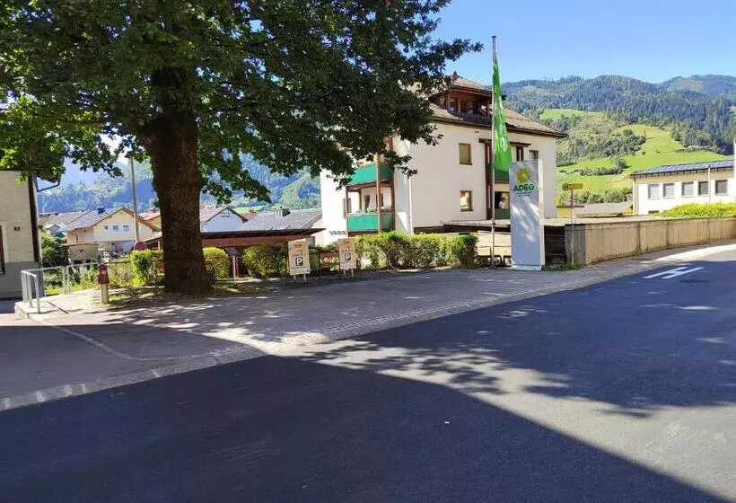 ペンション Haus Frey