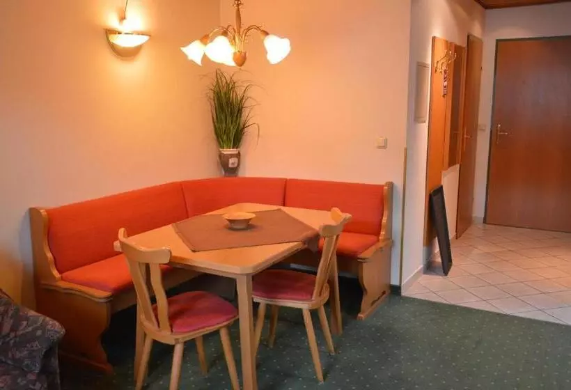 ペンション Haus Frey