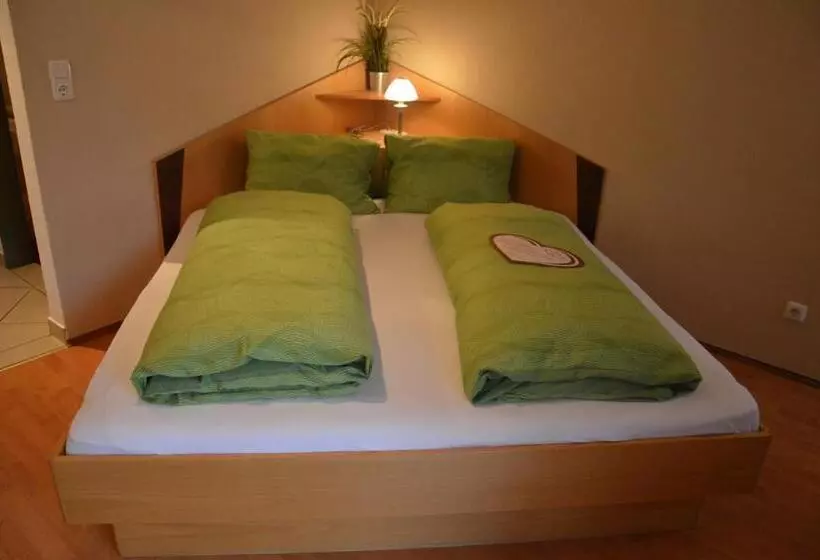 ペンション Haus Frey