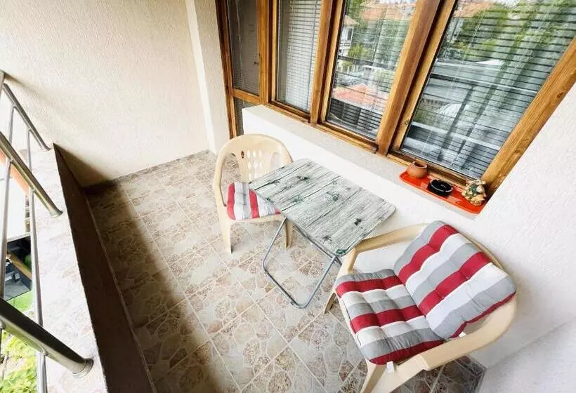 پانسیون Kastela Guest House