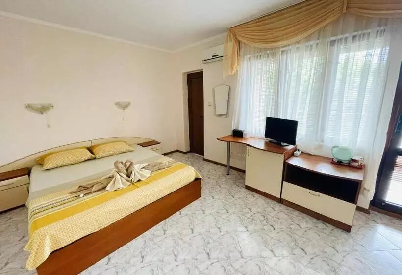 پانسیون Kastela Guest House