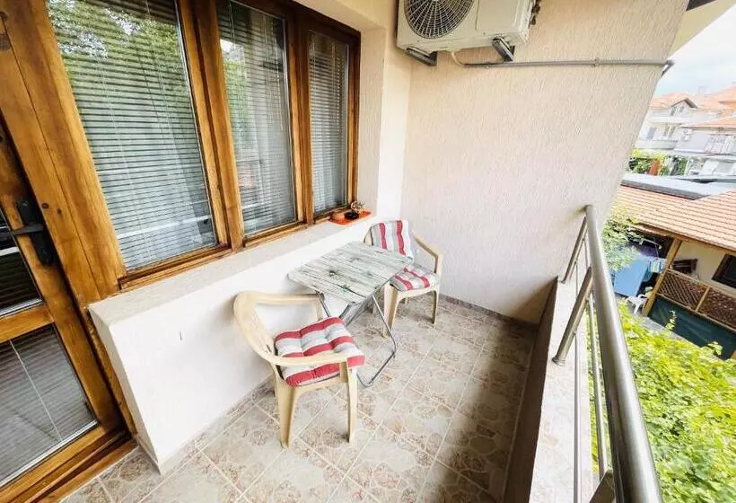 پانسیون Kastela Guest House