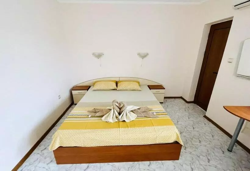 پانسیون Kastela Guest House