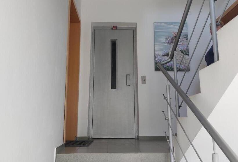 Пансион Krai Moreto Guest House