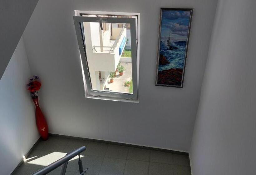 Пансион Krai Moreto Guest House