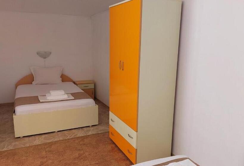 Пансион Krai Moreto Guest House