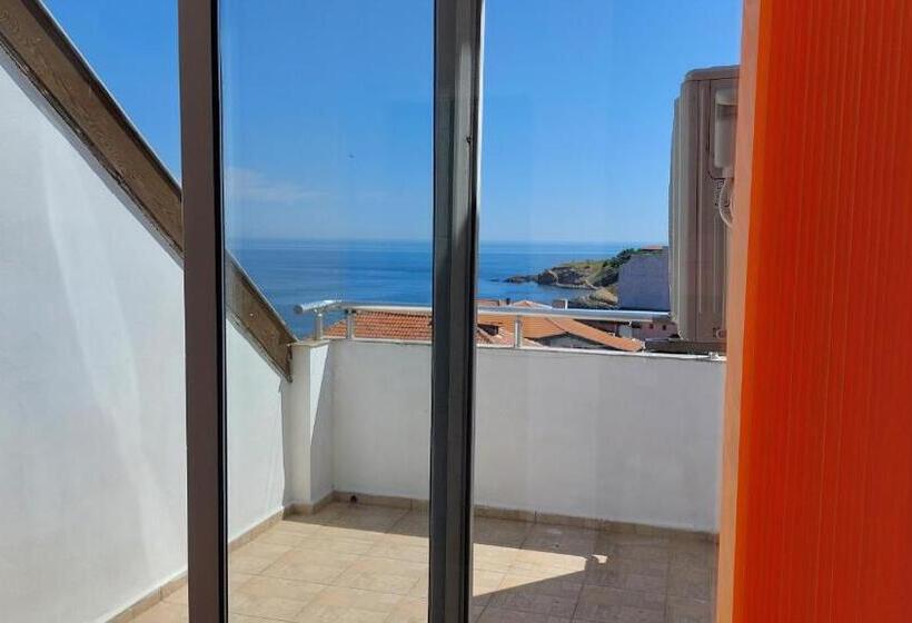 Пансион Krai Moreto Guest House