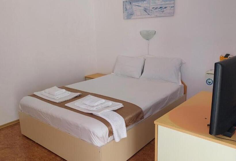 Пансион Krai Moreto Guest House