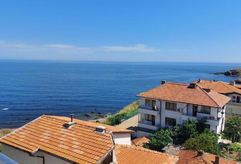 Пансион Krai Moreto Guest House