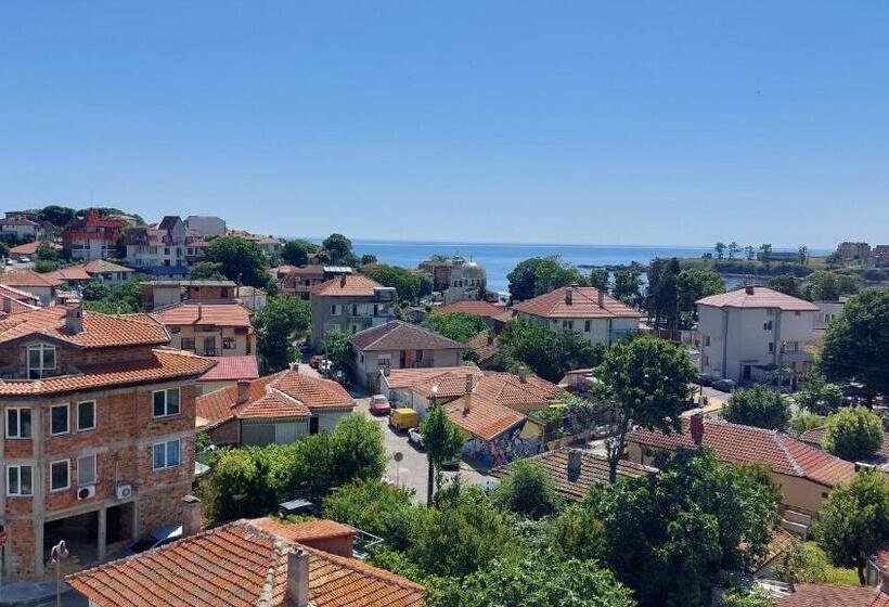 Пансион Krai Moreto Guest House