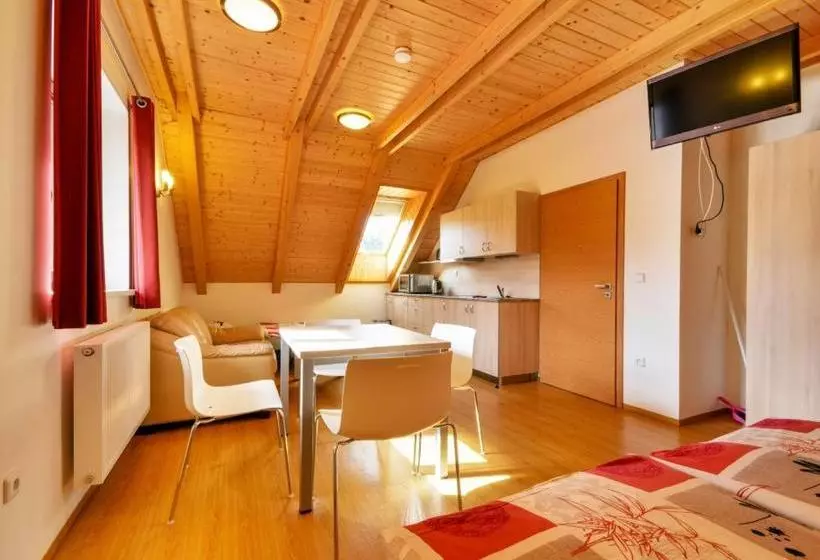 Majatalo Penzion Ovčárna