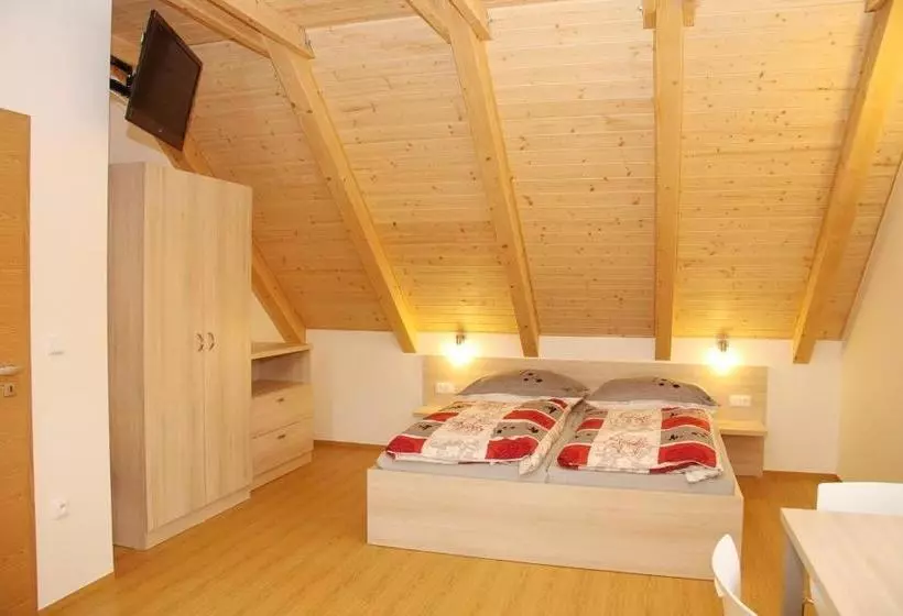 Majatalo Penzion Ovčárna