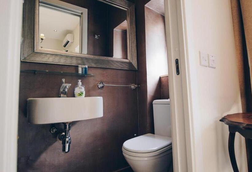 پانسیون Sally Port Senglea