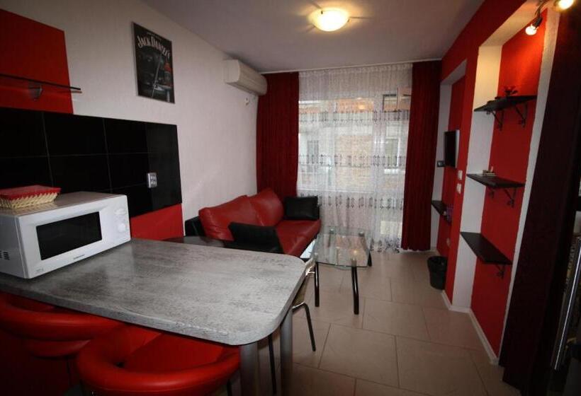 ペンション Zoya Guest House