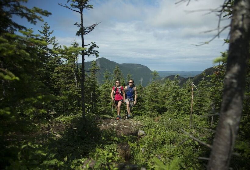 הוסטל Auberge De Montagne Des Chic Chocs Mountain Lodge Sepaq