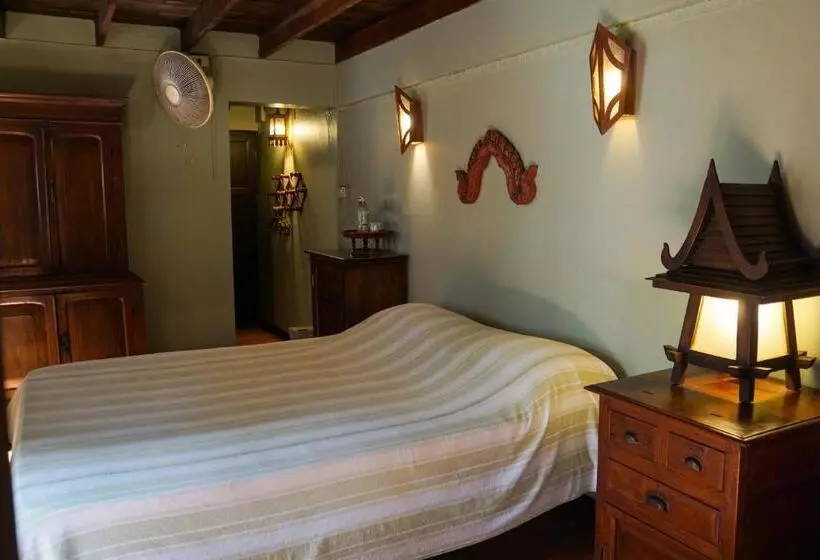 هاستل The Riverside Guest House