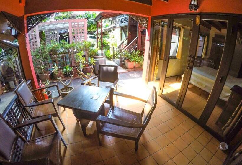 호스텔 The Riverside Guest House