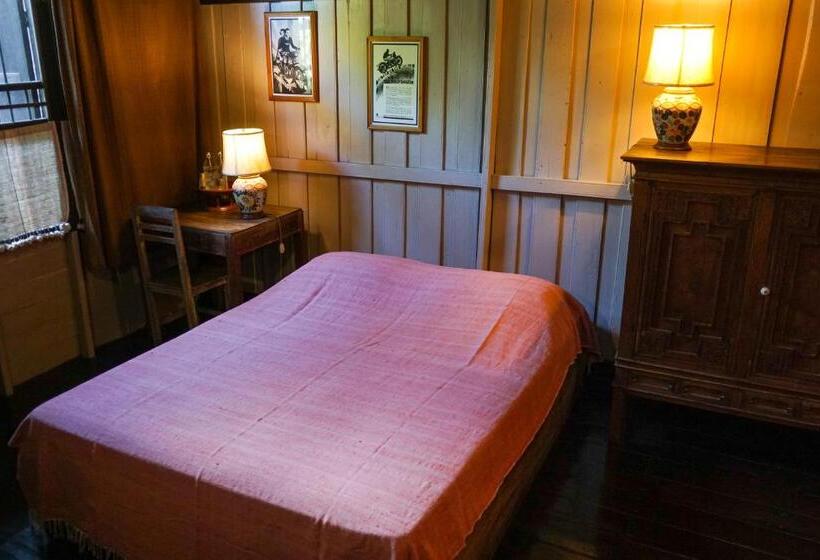 호스텔 The Riverside Guest House