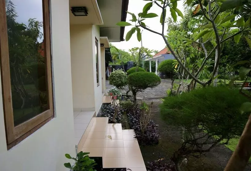 ペンション Bhujangga Village Uluwatu