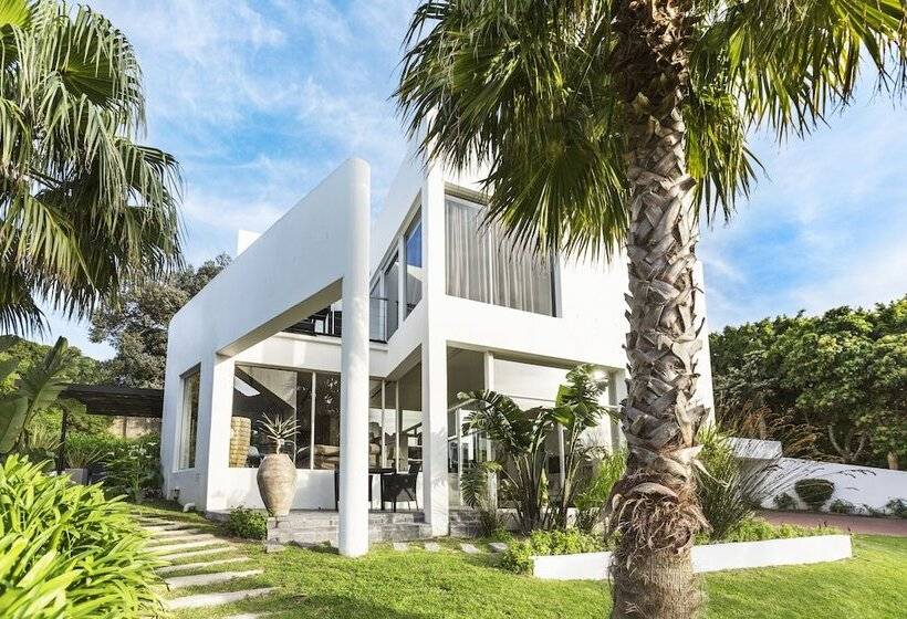 بنسيون Cube Guest House