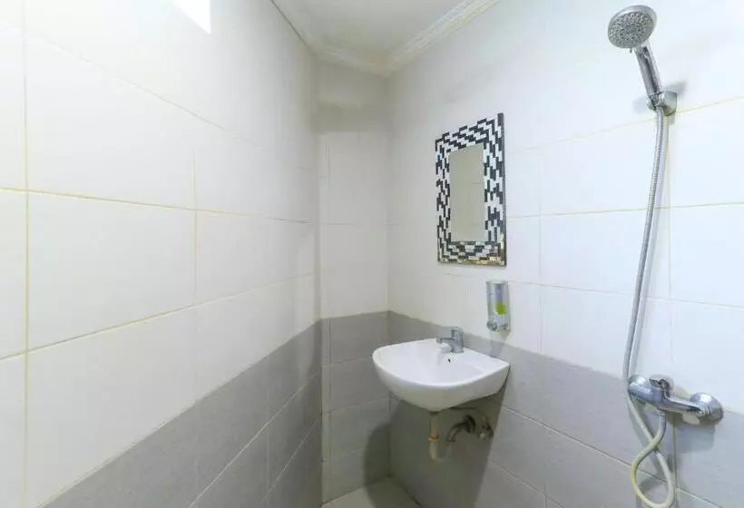 Majatalo Deseruni Guest House Kerobokan