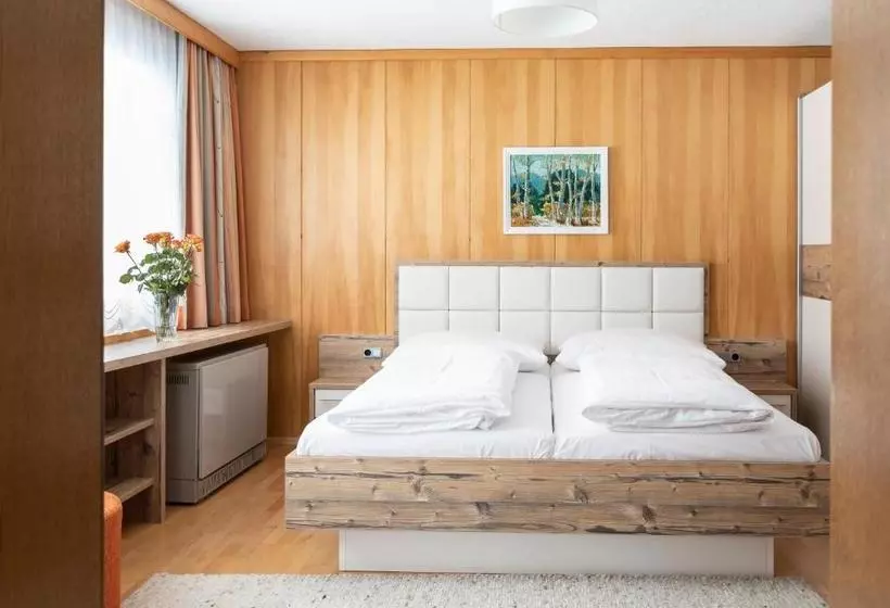 ペンション Gästehaus Frischhut